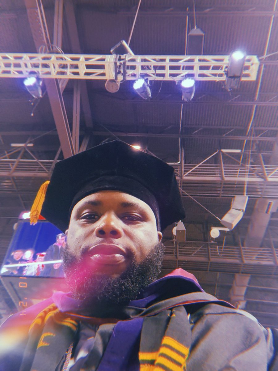KvngSherm's tweet photo. Graduated law school 🙏🏿 https://t.co/2R8ZiseG1B