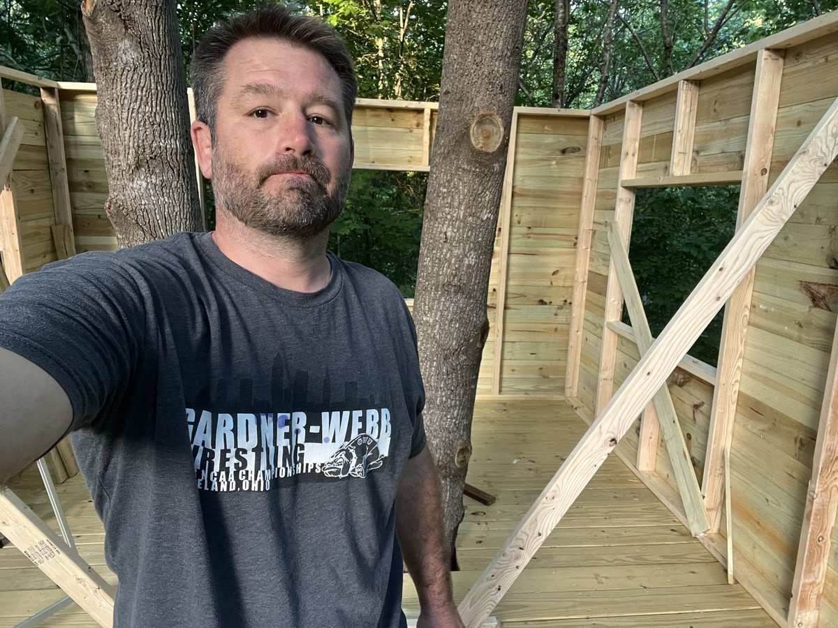 WE’VE GOT SOME WALLS UP!!!! Treehouse is coming along. Front wall and roof next. And always supporting @GWUWrestling for #WrestlingShirtADayinMay