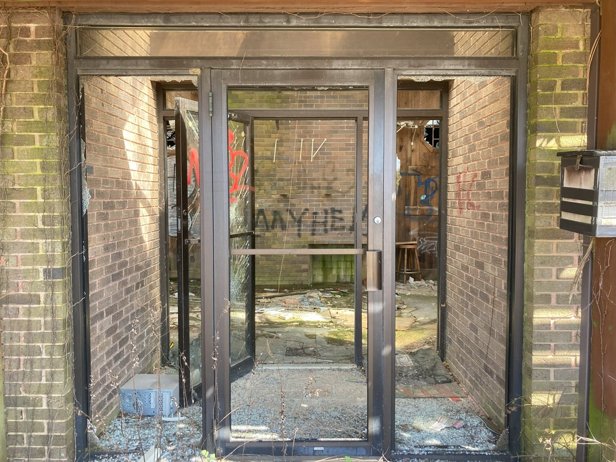 marcberm's tweet image. Another new Authorized Personnel explore coming next Thursday, May 16th! Subscribe at YouTube.com/MarcBerm
#urbex #explore #getoutandexplore #abandoned #decay #neglect #mothernature