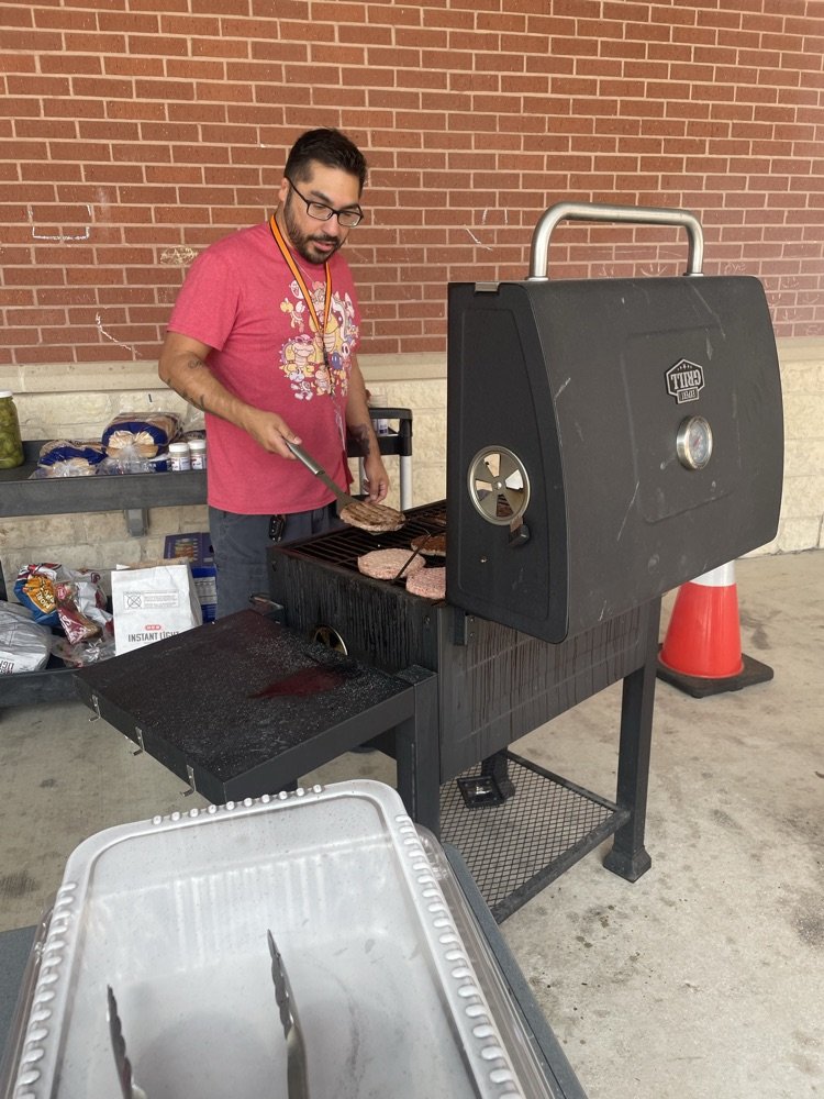 swisd_mce's tweet photo. Thank you admin, parents, volunteers, and of course STUDENTS for making our Teacher Appreciation Week extra special ❤️ #RootEDMCE #GoPublic  #DestinationSWISD #MiFamiliaMCE https://t.co/HTHxxu4ecr