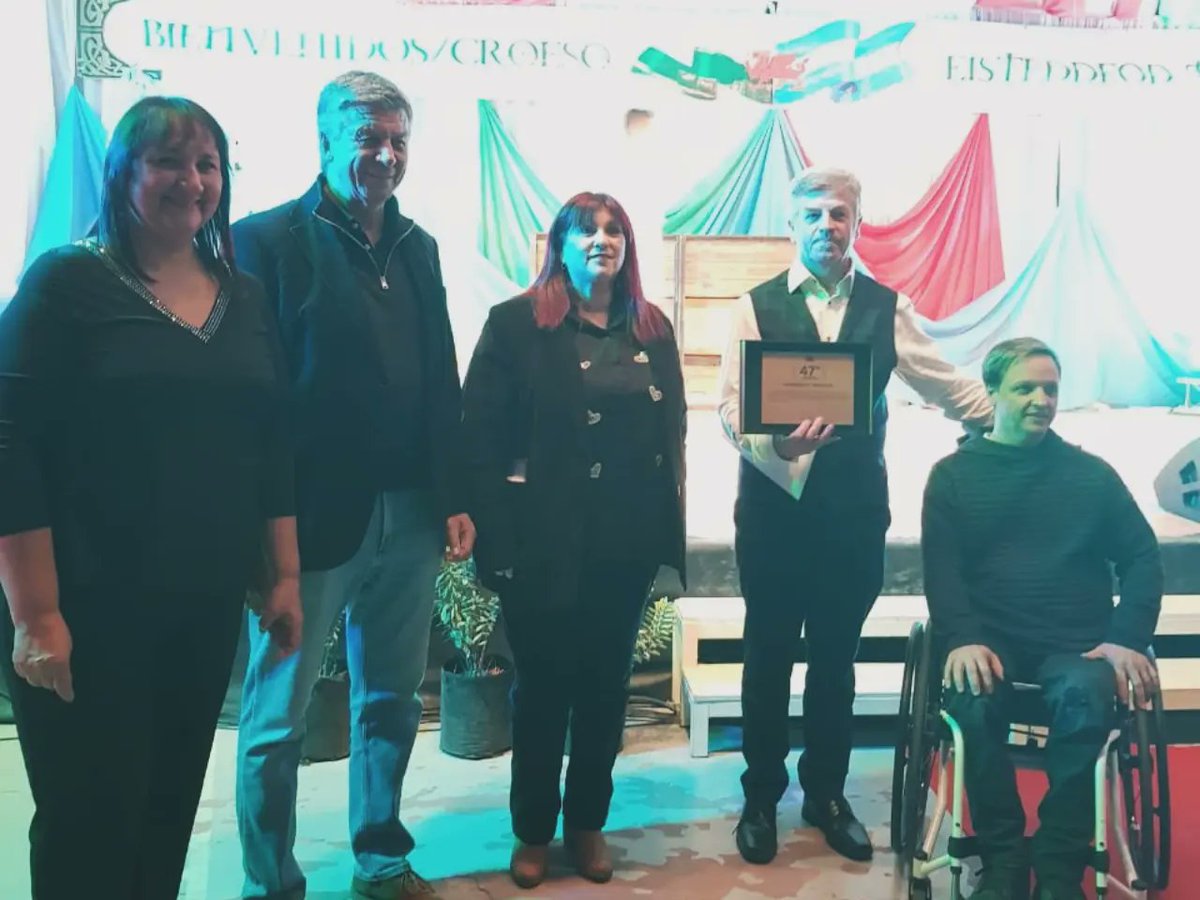 Es un orgullo haber acompañado el Eisteddfod de #Trevelin, una fiesta de la cultura que pocos días atrás fue declarada de interés por la @LegisdelChubut. 

Junto a las diputadas Karina Otero, Norma Arbilla y al diputado Sergio González participamos este sábado de la ceremonia en…