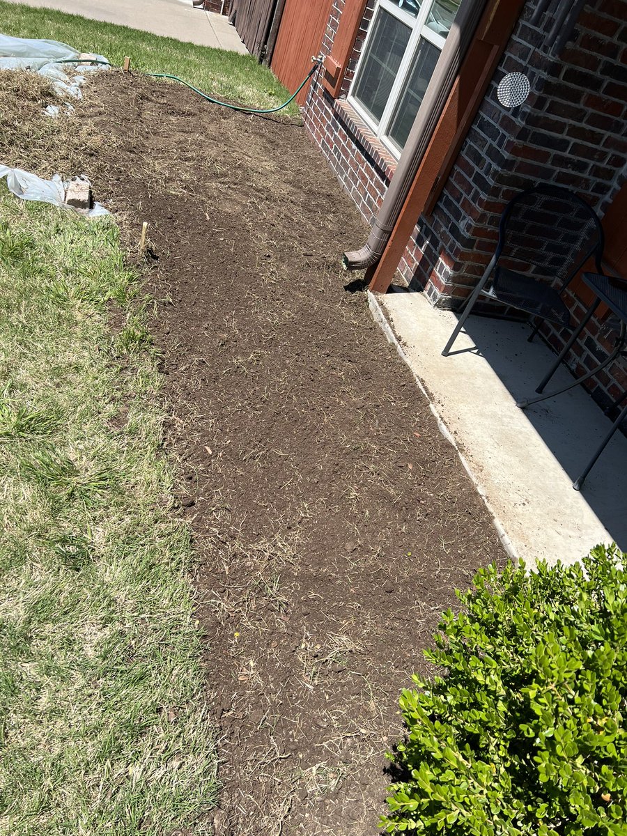 Got back from Tyler Tx this morning and had to get this flower bed in with my brother today.  Came out ok.