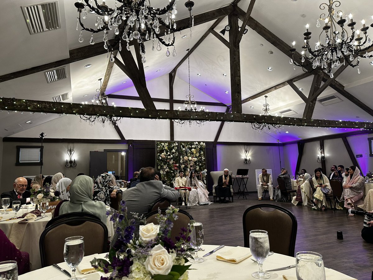 ArbazAMomin's tweet image. Congratulations @zaeemlone_ @mehakmk_ on your beautiful wedding!
@CleClinicLCM paired me up with you as your upperclassman buddy when @zaeemlone_ started med school. I am so proud of everything you’ve accomplished and who you’ve become!
⭐️ 👏 👏 💍