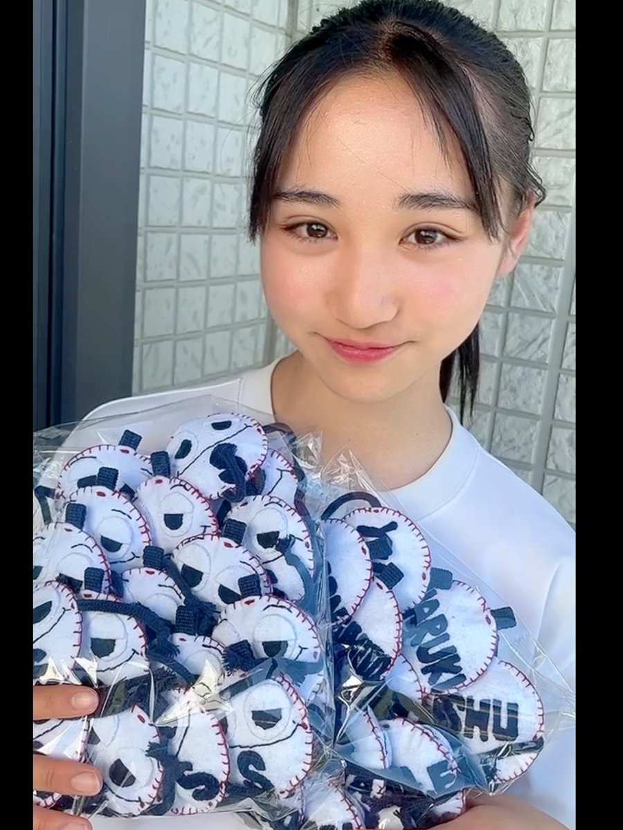 お兄ちゃんの
夏の大会のお守りが完成したそうです

３年生ママたちで作ったそうです

夏の大会は目指せベスト8！

私も応援に行きまーーす

作り方はYouTubeで紹介してます

#お守り　　
#野球部お守り
#高校野球　　
#中学生
