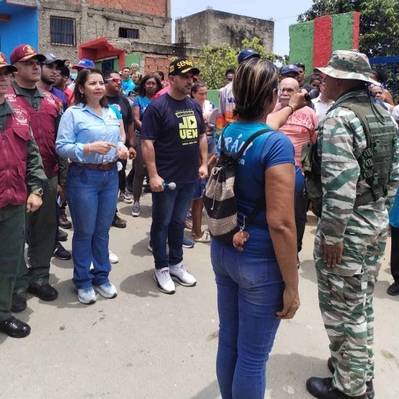 Hoy #11May se desplegó el Plan Amor en Acción a las víctimas de la guerra económica en el sector "Vista del Mar" en Catia La Mar, edo. La Guaira. La jornada contó con la participación de la Pdta del <a href="/Conapdis/">Conapdisvenezuelaoficial</a> <a href="/sramirez_fp/">Soraida Ramirez</a> y el gobernador de la entidad @jateranoficial