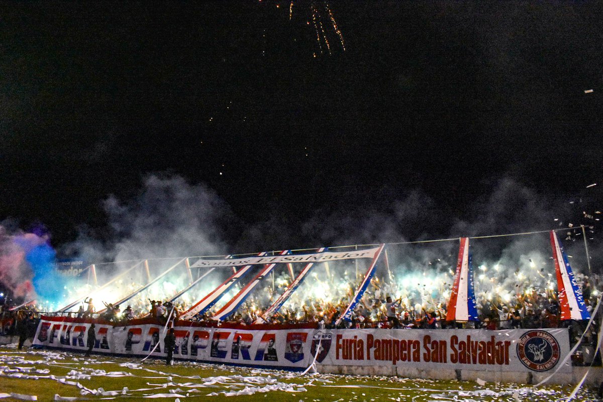 Vamos arriba los Pamperos !!!
@firpo_oficial
vs
@ADIMetapanSV
(Agregado 0 - 2) 
#CuartosDeFinal #NoEstaMuertoQuienPelea