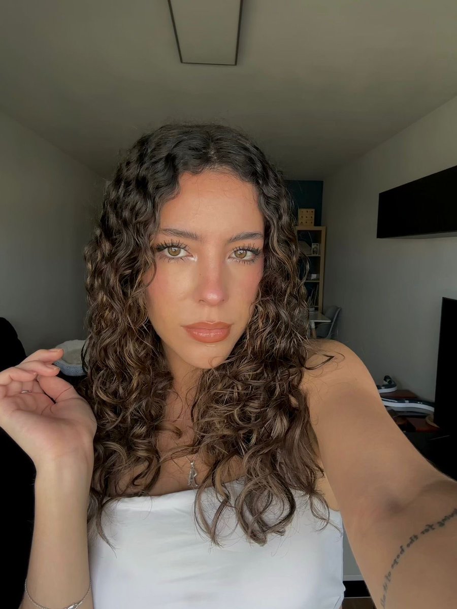 POR DIOS COMO NO ESTAR ENAMORADO DE ESTA MUJER 😍