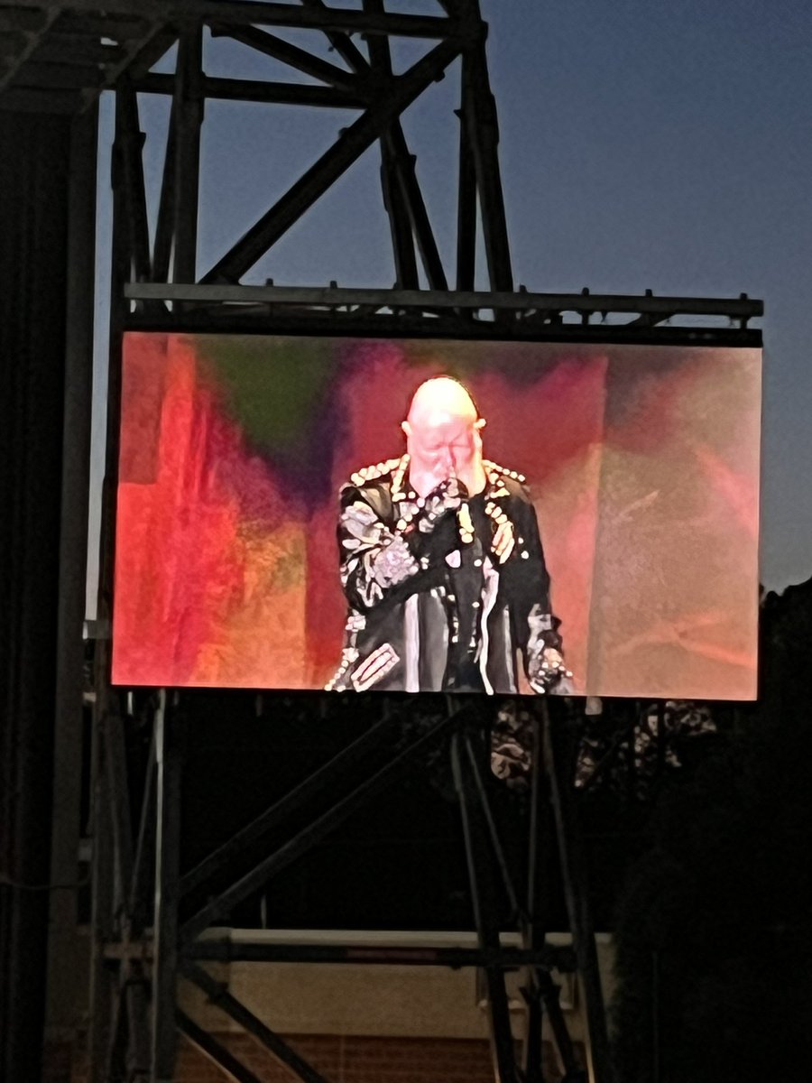 All hail the #MetalGod @judaspriest