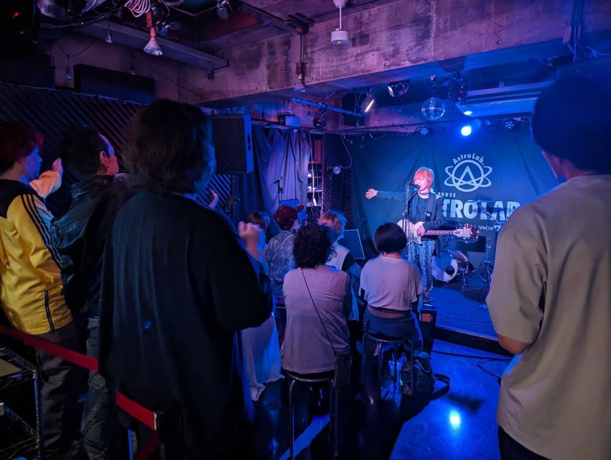 daidecim's tweet photo. きのうは渋谷ASTRO LAB.にてLIVEでした🎸🎤アウェイ感ゼロ、あったか〜いオーディエンスに囲まれての、素晴らしく素敵なLIVEでした!ギター爆音にしすぎて(?)オケがまったく聴こえないなかでのパフォーマンスでしたが、なんとか乗り切れました😁さんきゅーべりまっちょ!!
#astorolab.
#LIVE
#渋谷 https://t.co/bpcM60gBsz