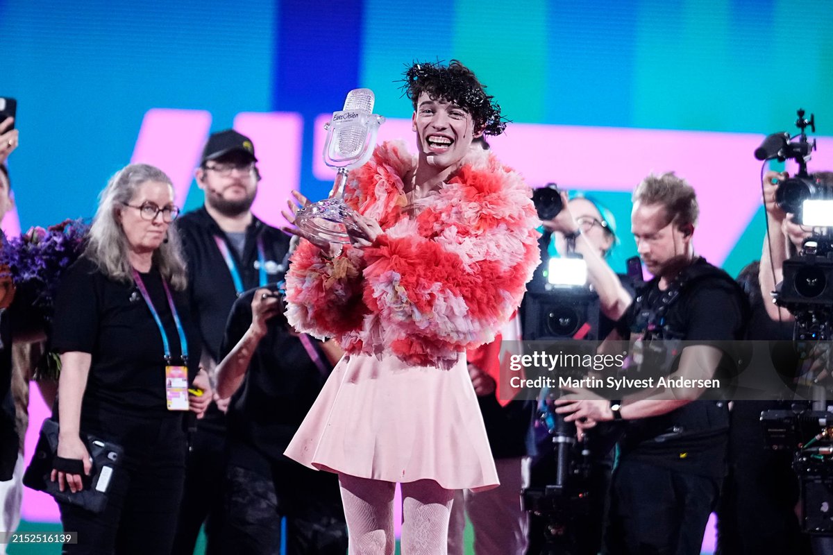 Nemo from Switzerland wins The 68th Eurovision Song Contest at Malmö Arena in Malmo, Sweden. More 📸 #Eurovision2024 👉tinyurl.com/bdcsw96m