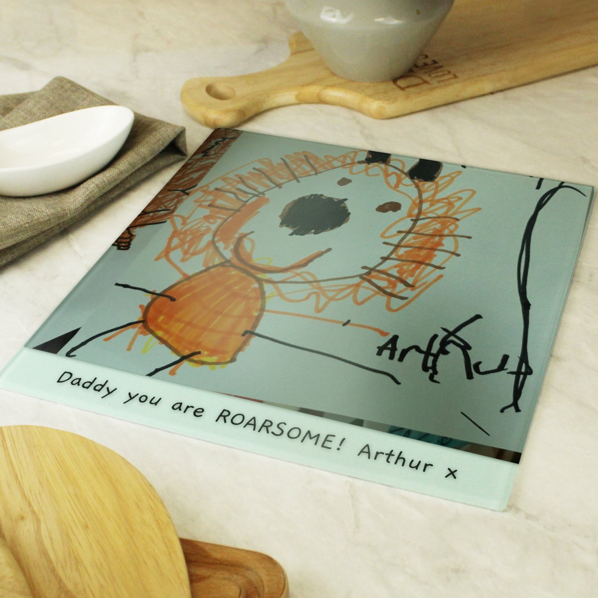 A lovely way to treasure a child's drawing, have it printed, along with any message, on to this glass chopping board making it a great gift idea for any cook in the family lilybluestore.com/products/perso… #giftideas #childsdrawing #ukgifthour #fathersday #personalised #mhhsbd #earlybiz