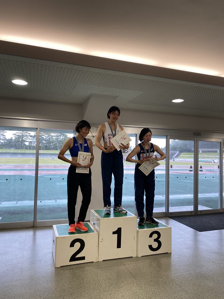 中国四国学生陸上競技連盟 (@_icalcs_) on Twitter photo #78th中四国インカレ
【女子三段跳び】表彰です!
1位🥇田村 萌奈 選手 (高知大学)
2位🥈倉橋 夢咲 選手 (環太平洋大学)
3位🥉山本 和沙選手 (四国大学)
おめでとうございます🎊🎊
以下優勝者コメントです!
「緊張しました!」 #78th中四国インカレ
【女子三段跳び】表彰です!
1位🥇田村 萌奈 選手 (高知大学)
2位🥈倉橋 夢咲 選手 (環太平洋大学)
3位🥉山本 和沙選手 (四国大学)
おめでとうございます🎊🎊
以下優勝者コメントです!
「緊張しました!」