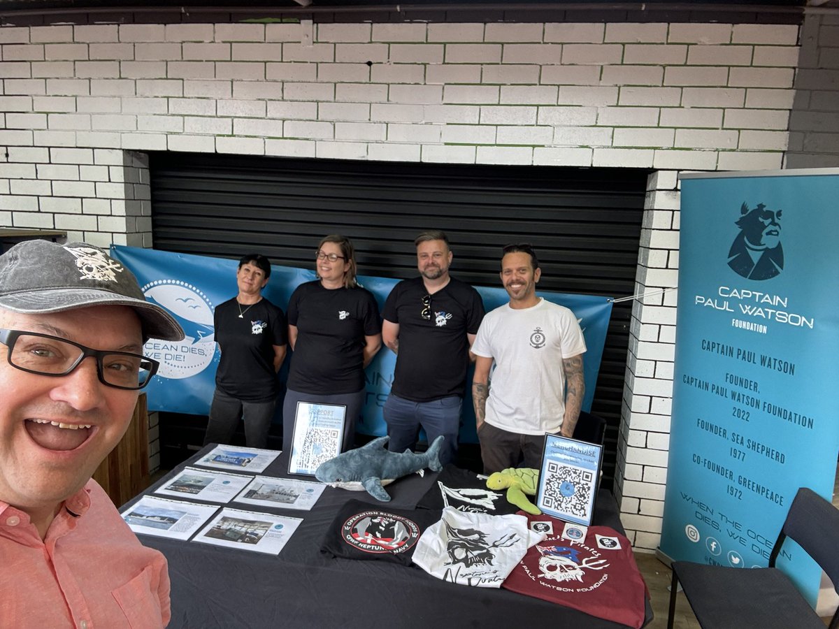 Was a pleasure to meet the Captain Paul Watson Foundation Perth crew at the Wanaroo Markets sporting the Neptune's Pirates flag! Well done and thank you for your support! Legends. #CPWF #NeptunesPirates