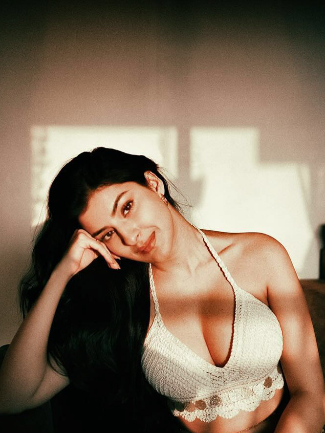 GNW4bJLb0AAXrz2?format=jpg&name=900x900