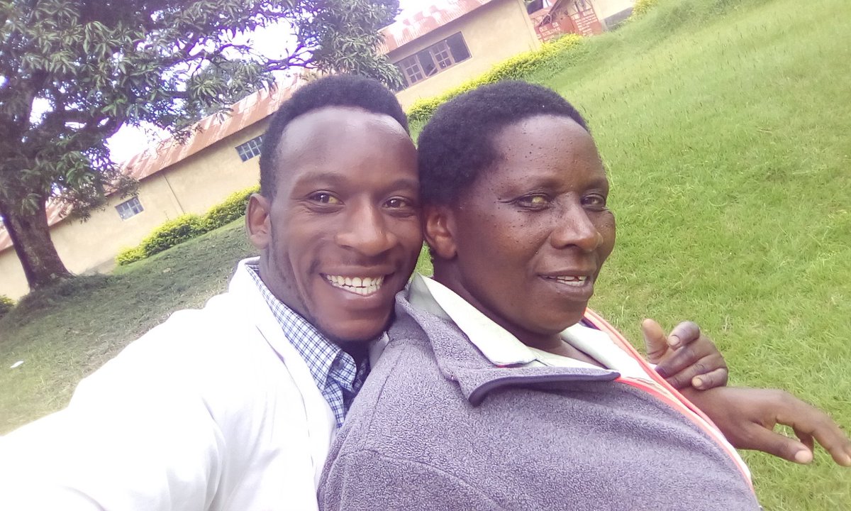 Challenge accepted tuonyeshe picha kali uliyopiga na mama yako au picha ya mama yako tumuonyeshe upendo mama 🥰🥰 Happy mother day