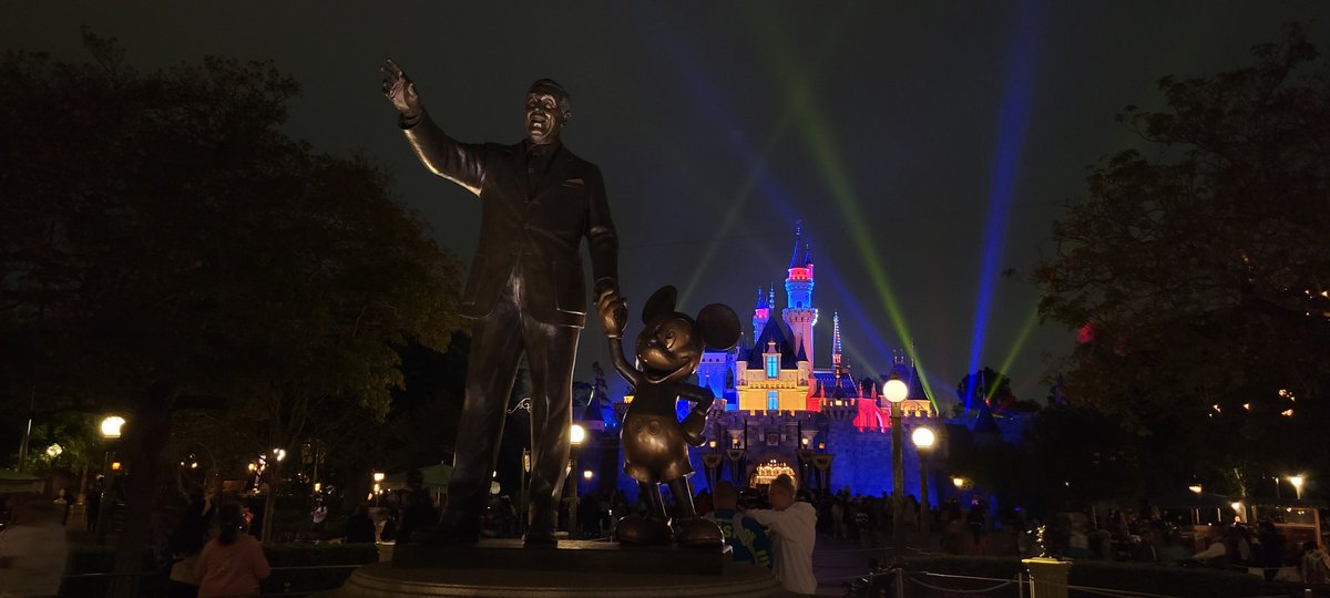 I Will Be Back To Disneyland Park On May 24th To See The Return Of Fantasmic! Till Then Have A Magical Night! #Disneyland #PixarFest #Pixar #Disney  #Disney100 #Disney100YearsOfWonder #WaltDisney #MickeyMouse #WaltDisneyCompany #D23 #MagicKey  #ShareTheWonder  #TogetherForever