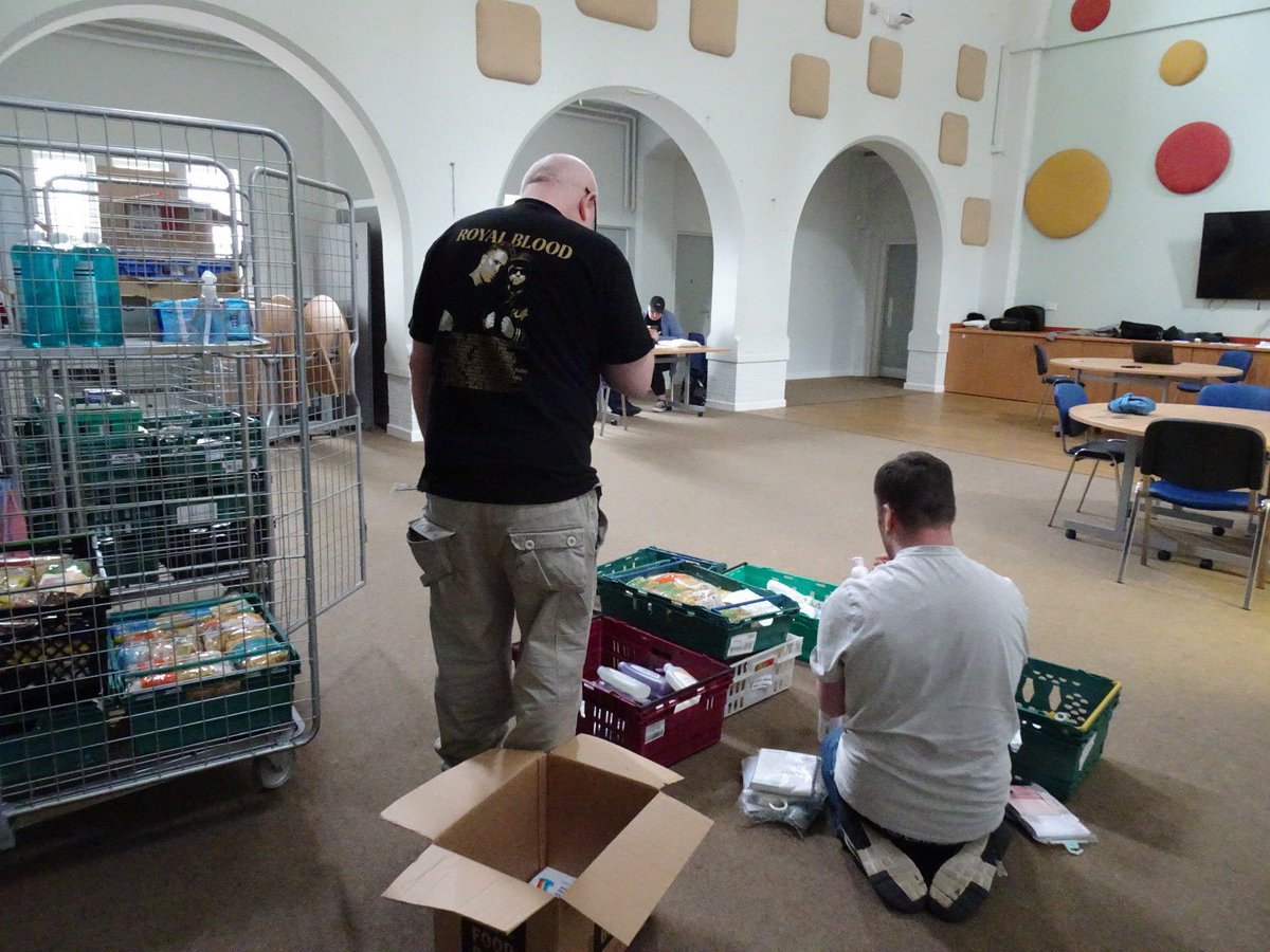 WE’RE HERE TO HELP 🐝💚 Contact us if you need support. Our foodbank aims to provide a three-day supply of three meals a day for struggling families and individuals struggling with food poverty in Wythenshawe and Northern Moor. Our service is discrete and confidential.