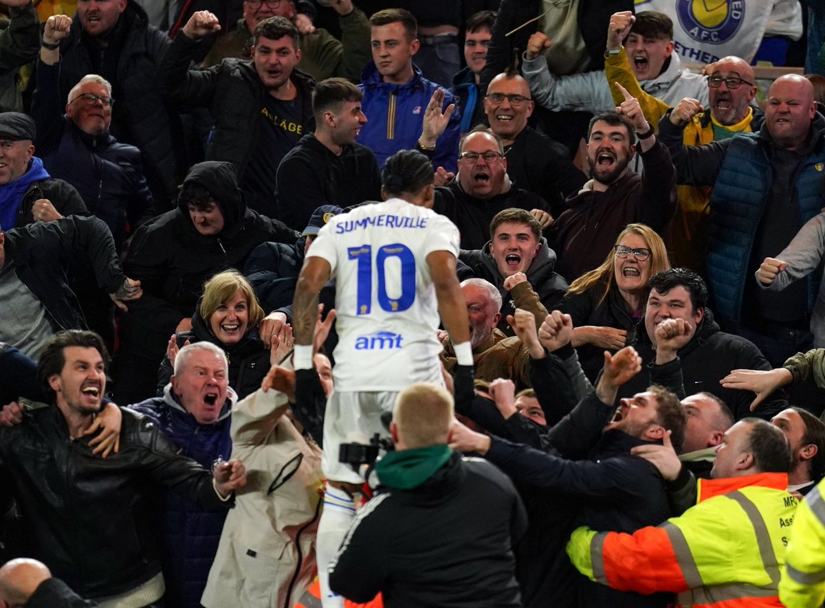 ITS GAMEDAY 😍 PLAYOFF SEMI FINAL 1ST LEG:
What are your score predictions for today's huge game away vs Norwich? 
👊💛💙🇩🇪 #lufc #alaw #mot #leedsunited