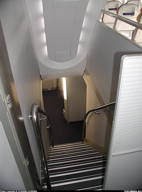 As @airindia prepares to induct its 6th @Airbus #A350-900, this week's blast from the past are these #A330's operated by them due to the delay in deliveries of the #B787's. These aircraft had a staircase in the economy cabin which led to toilets in the lower deck. #AvGeek #PaxEx