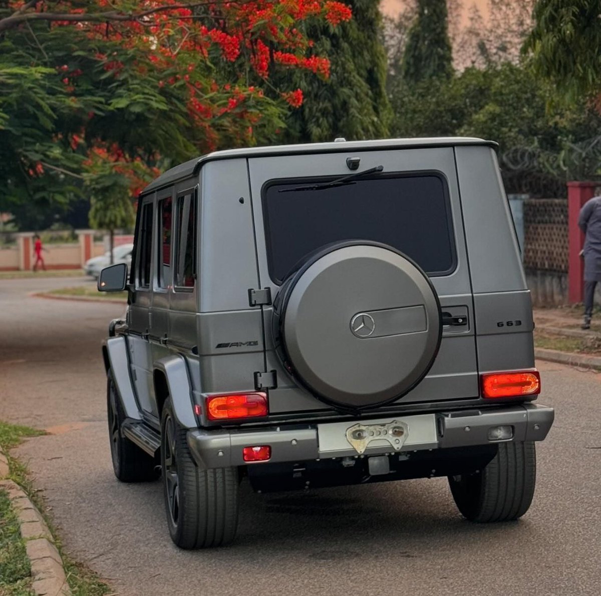 The Ultimate Expression of Adventure and Elegance :♨️ Mercedes Benz G63 ///AMG 2016 model with original custom duty for just 🎀 ₦87,000,000. -Unleash the Thrill ✨

This Mercedes Benz G63 offers unparalleled off-road capability, powerful V8 engine, luxurious interior, advanced…