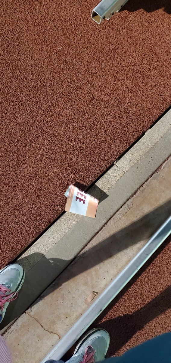 So @MJGold remember your recent tweet about why do we pin and slap pieces of paper on world class athletes?

I just left the EXCELLENT @sound_running meet at Occidental College. 

Strolled the track afterwards. 

This is what I saw.

There's got to be a better way!