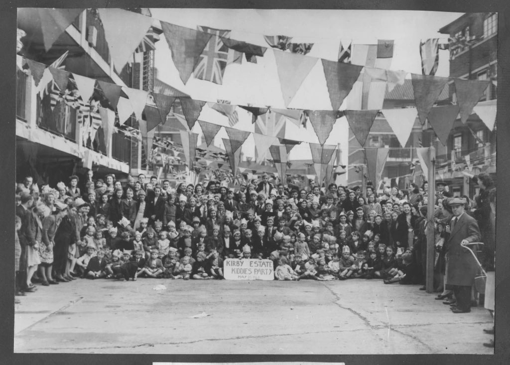 WW2 Peace party on @kirbyestate 1945 #Bermondsey #Rotherhithe