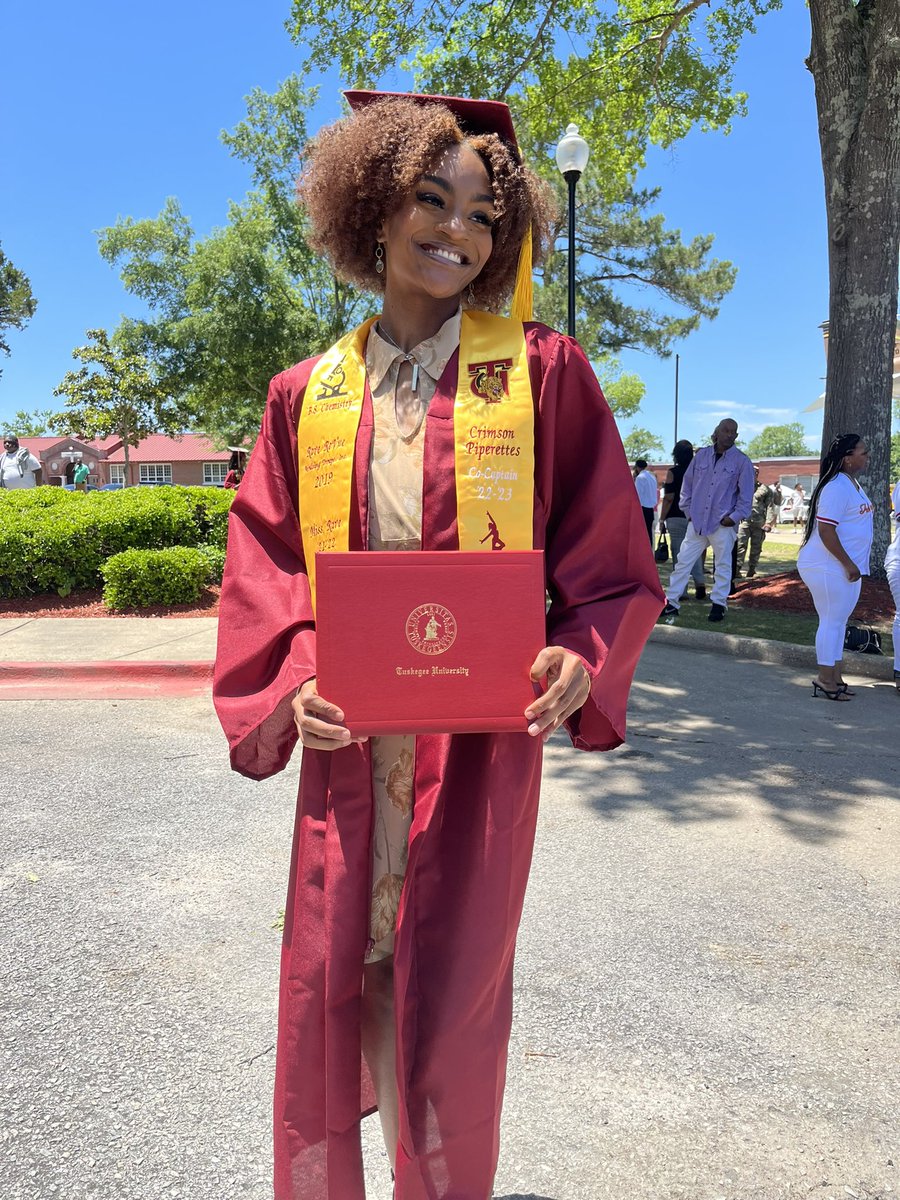 Oh nothin my best friends just graduated from college 🥹🥹 I’m so proud