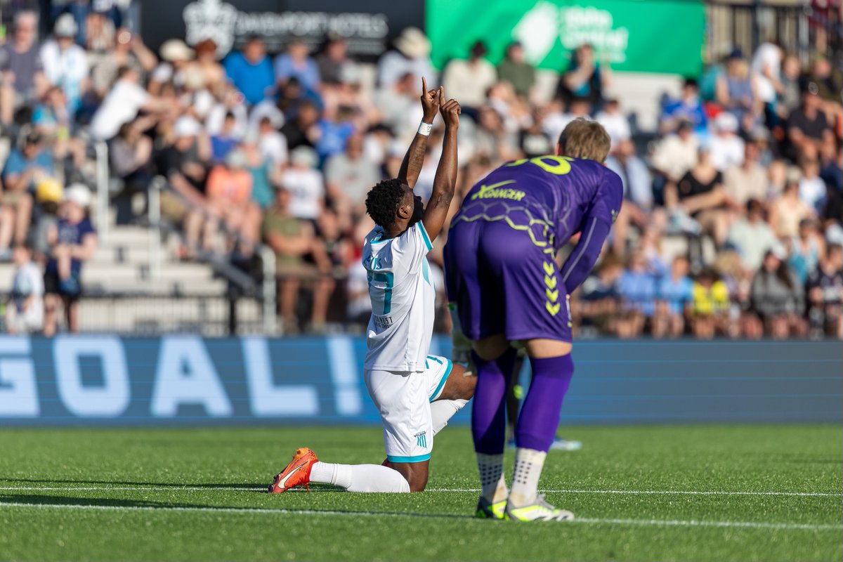 ANDRE LEWIS. 

📸: @campeaphotography

#SPKvOMA #AShotAtGlory #USLJägermeisterCup #LeagueOne #LetsGoSpo #UpTheFalls #SpokaneVelocityFC #SpoMom #VeloFC