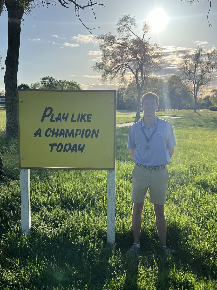 BCHSGOLF's tweet image. Colin Kirchgessner was medalist at the Culver invite with a 75 on a very windy day on the difficult Warren course at Notre Dame! Charlie Belch with a top 5 finish with a very solid 78 as well! BC team score of 319 finished 2nd out of 19 teams