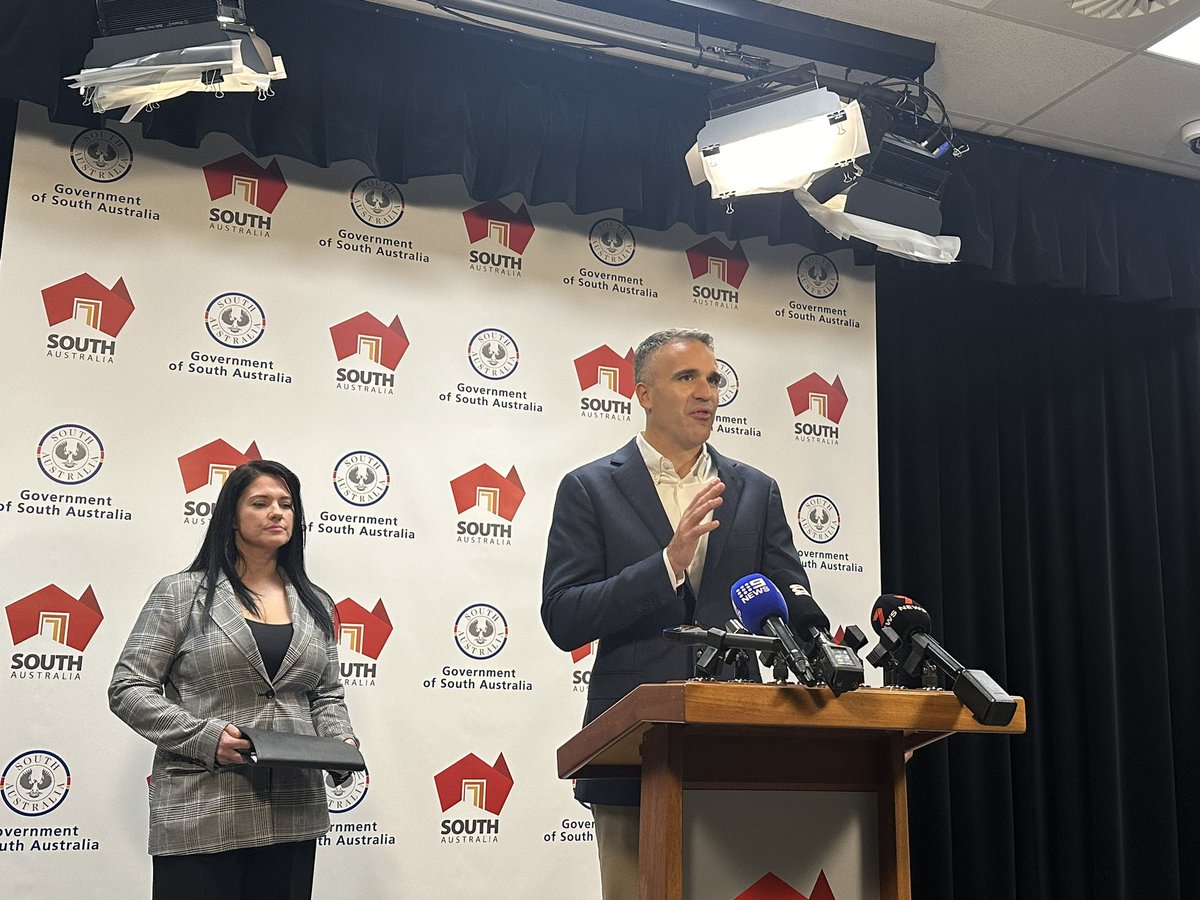 Premier @PMalinauskasMP announcing a nation-leading move to introduce new laws that will ban social media to children under the age of 14. “It’s a significant and ambitious move.” Former Chief Justice of High Court to examine effort. @9NewsAdel