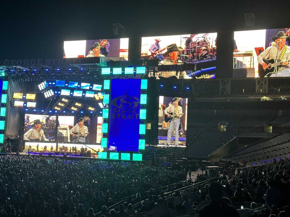 David5305's tweet image. The king. George Strait