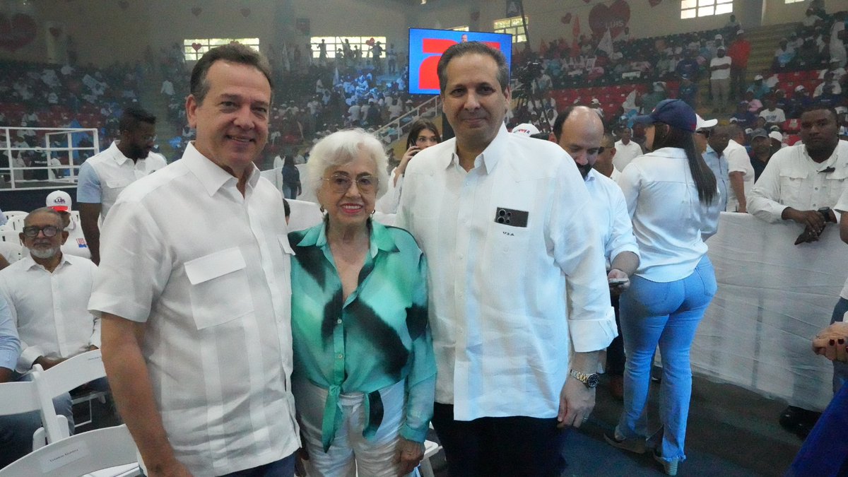 #SellandoElTriunfo en el Distrito Nacional con <a href="/luisabinader/">Luis Abinader</a>, y todos nuestros candidatos del <a href="/PRM_Oficial/">PRM</a>. 💪🏼

Vamos a votar con alegría, pasión y dedicación, invitando a todos los dominicanos a participar y seguir profundizando el cambio juntos. #ElCambioSigue 4️⃣🇩🇴
