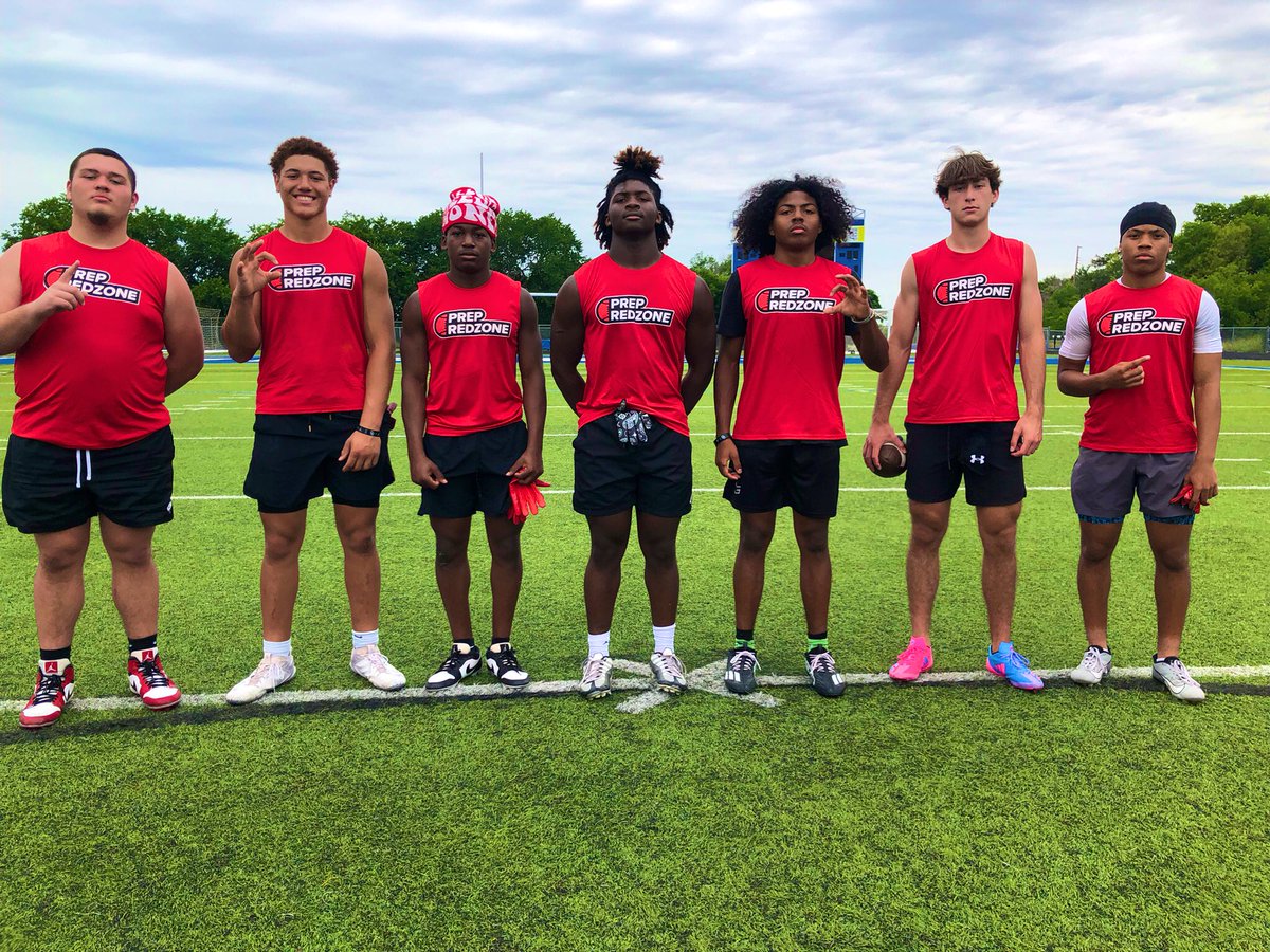 #PRZCombineTx MVPs From Lt to Rt @SuperBwood99 OL @ZaneRowe0 DL @JayshonGibson3 RB @braylon_w2027 LB @pwill248 DB @CaydenKeeth2025 QB @NoelButler26 WR @AlPopsFootball @Prepredzone @marchen44 #PRZCombineTx