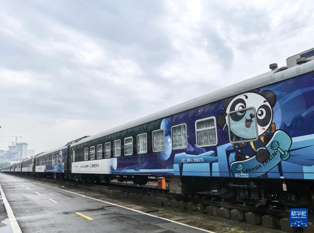A #China-#Laos tourist train will be launched on Wednesday, allowing tourists to enjoy a #giantpanda-themed train ride from Guiyang in southwest China's Guizhou to Xishuangbanna in southwest China's Yunnan and further onto Laos. The first train will depart from Guiyang on May 8.