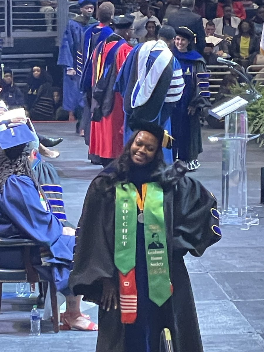 Congratulations to my @smith_afterlab PhD graduates: Anaiya Reliford Kirsten Lovelace. So proud of you both! #HowardUniversity