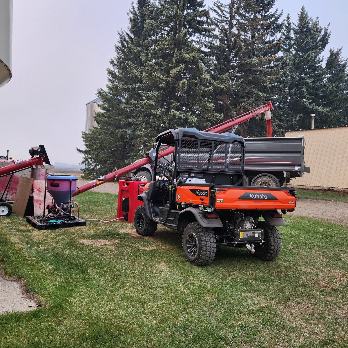 End of the Wheat tonight and Canola on Monday !!
Hope seeding is going well for everyone !