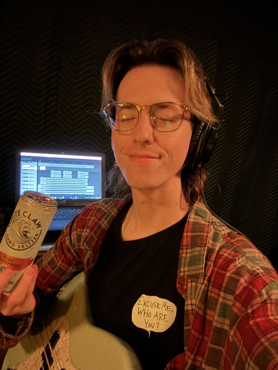 dometestoh's tweet photo. finished tracking instruments for the ep tonight. drinking this claw to celebrate this feat as well as @SmoothCoolyB getting that damn degree!!! https://t.co/BITMPFA7Y9