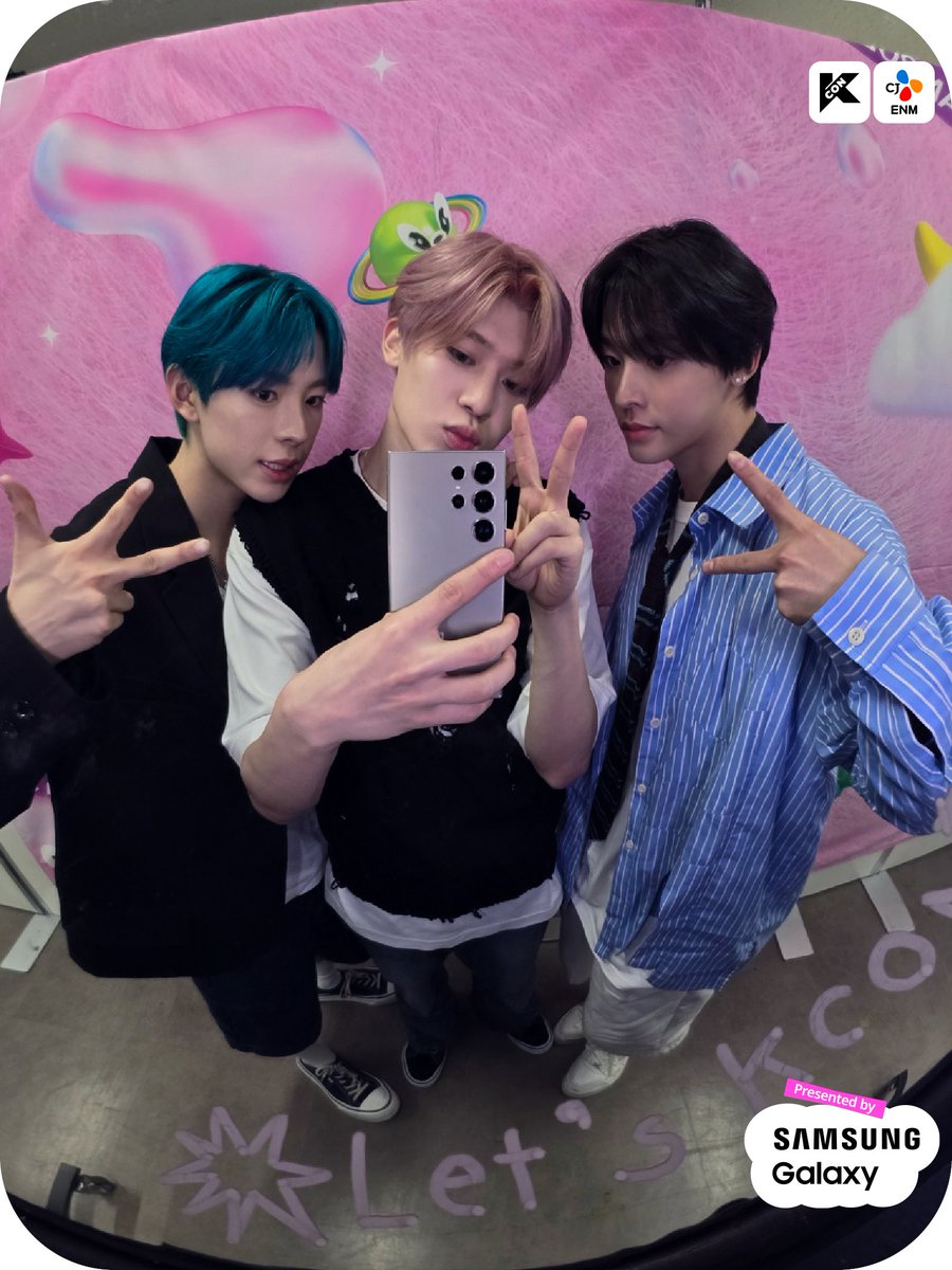 KCON_official's tweet image. [#KCONJAPAN2024]

📸 #NCTWISH MIRROR SELFIE 
📍 MAY 12 (SUN)

Too cute to handle 🤦‍♀️❤️
かわいすぎ🤦‍♀️❤️

🎈2024.05.10.-05.12
✨Let&apos;s #KCON!
