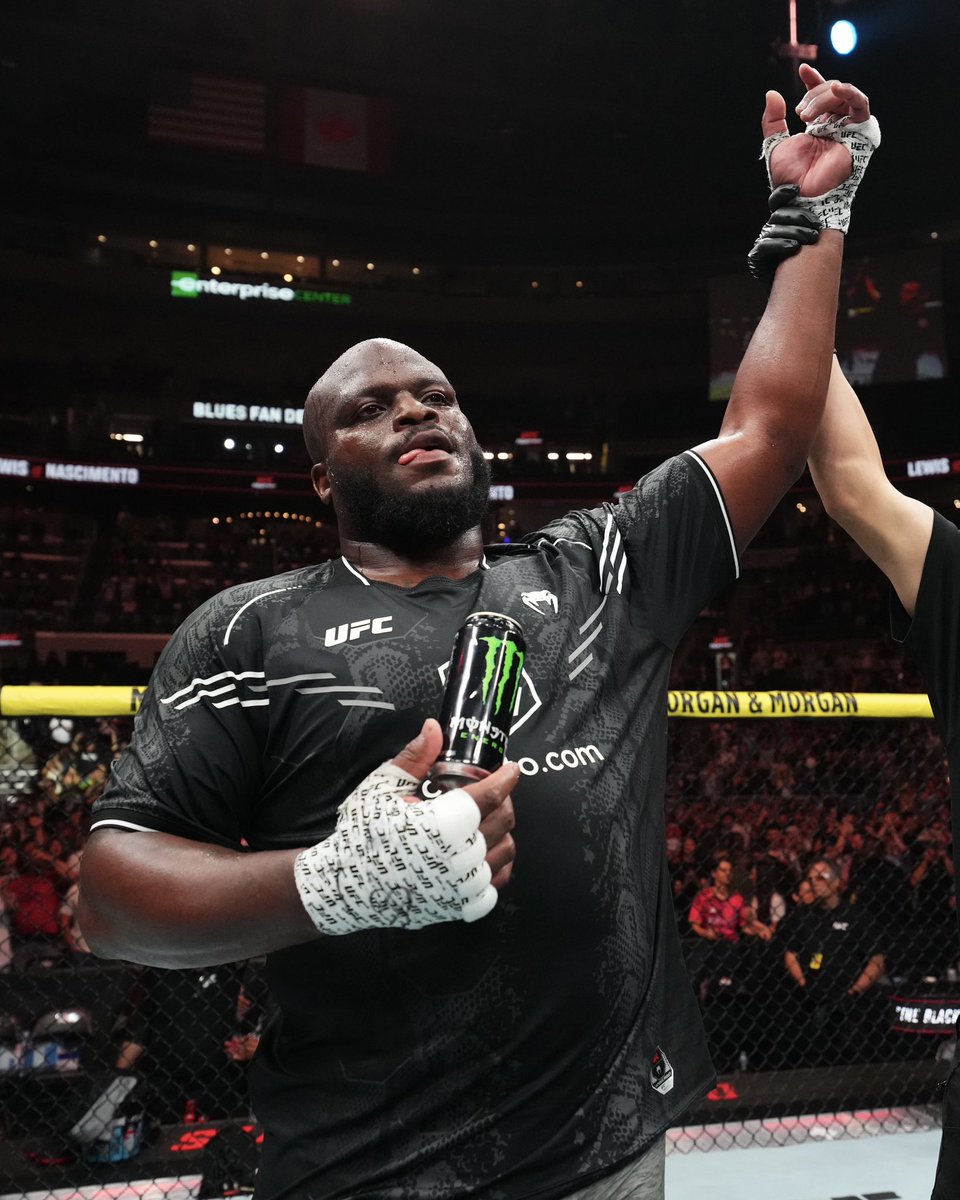 ANOTHER KNOCKOUT FOR @TheBeast_UFC 🤯 No shorts, no problem. Derrick Lewis moons the crowd after extending his KO record in the third round at #UFCStLouis.