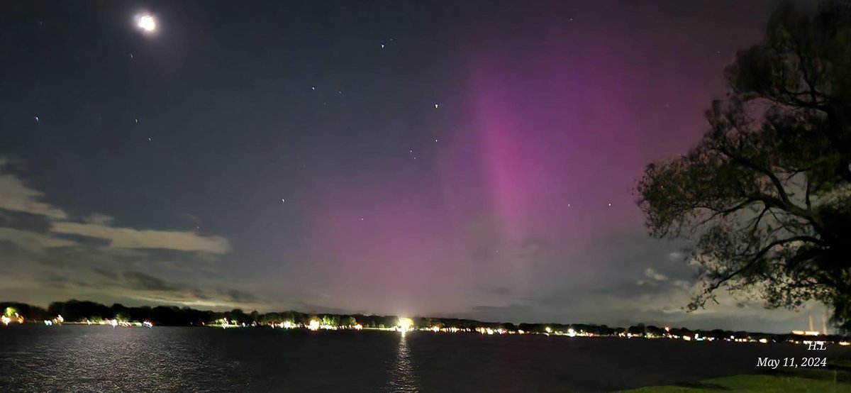 Time for round two! We’re beginning to receive the first reports of the northern lights tonight (Saturday). Here’s the view in Sombra (near Sarnia) around 10 PM tonight. Courtesy of Helen on Ontario Storm Reports: facebook.com/groups/ontario… Cloudy in most areas but Deep…