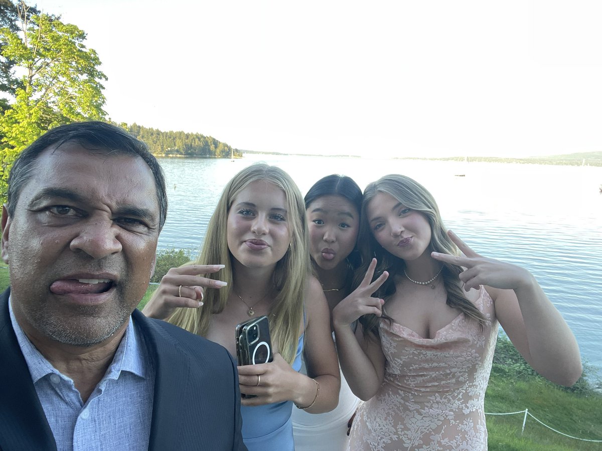 A beautiful evening for the 2024 Spring Formal. Special shout out to our Grad Council for putting on a great event! #springformal #grad2024 #choosetobe