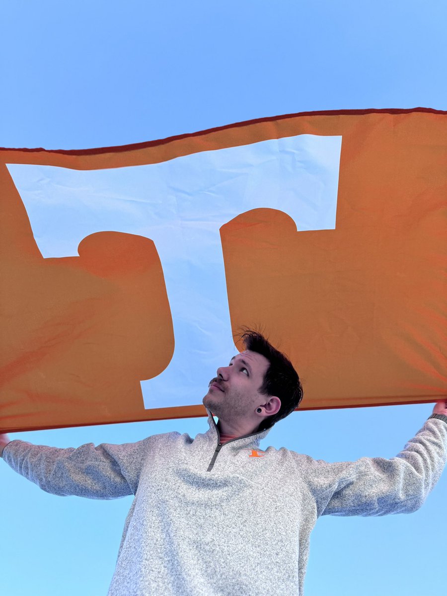 I’m excited to announce that this fall I will be joining the Information Integrity Institute in the @UTCCI as a Postdoctoral Research Fellow. Looking forward to moving to Knoxville, TN and becoming a volunteer! #GoVols 🧡