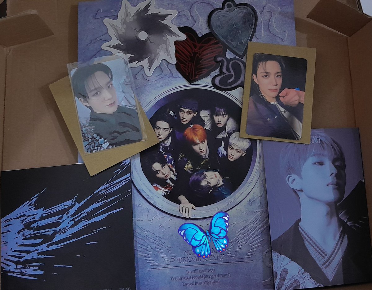 ☆ ៹ ࣪ Not today’s mailss ˖ !   ☆ Balik balik kosan ternyata paket album smoothie dari @dreamhouse825 udah dateng, makasii kaka kaka admin yang udah bantu bawa pulang ini album dan ternyata yg pulang jenoo🥹 🤍