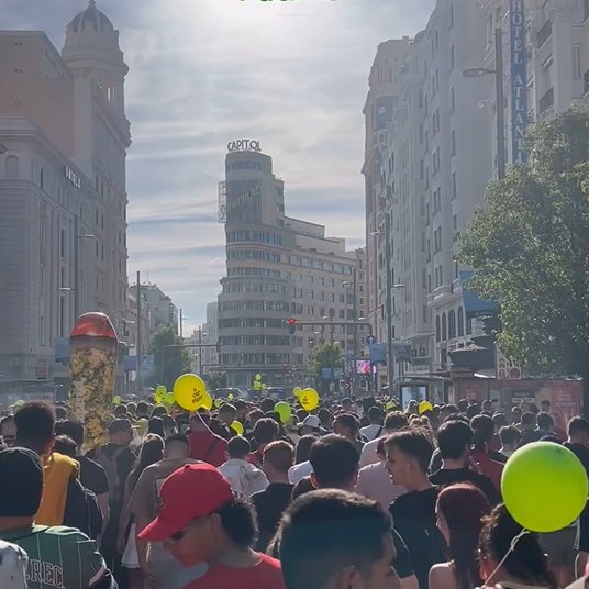 🗞 #MMMM24 <a href="/infobae/">infobae</a>  Miles de  personas, según fuentes policiales, han recorrido el tramo  que separa la Puerta del Sol de la Plaza de España con motivo de la 27ª  edición de la Marcha Mundial de la Marihuana de Madrid, infobae.com/espana/agencia…