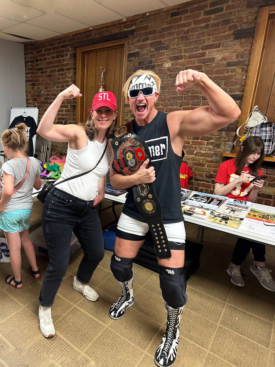 Pumped to meet <a href="/macsgym/">Chris Slammer</a> tonight at South Broadway Athletic Club 💪🏼