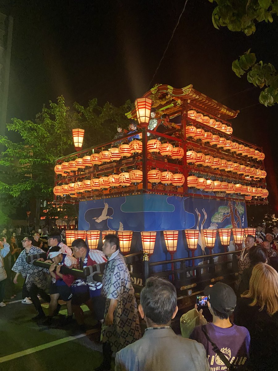 misa_design33's tweet photo. 昨日は娘と地元の大垣祭りに出かけました
！
今日は母の日という事で、��ーネーションを届けました💐

14年前、私は息子の母となりました。
10年前には娘が生まれ、今は2人の母です。

母になって初めて偉大さを知りました。
ありがとう！長生きしてください☺️ https://t.co/9UkqzxELVx