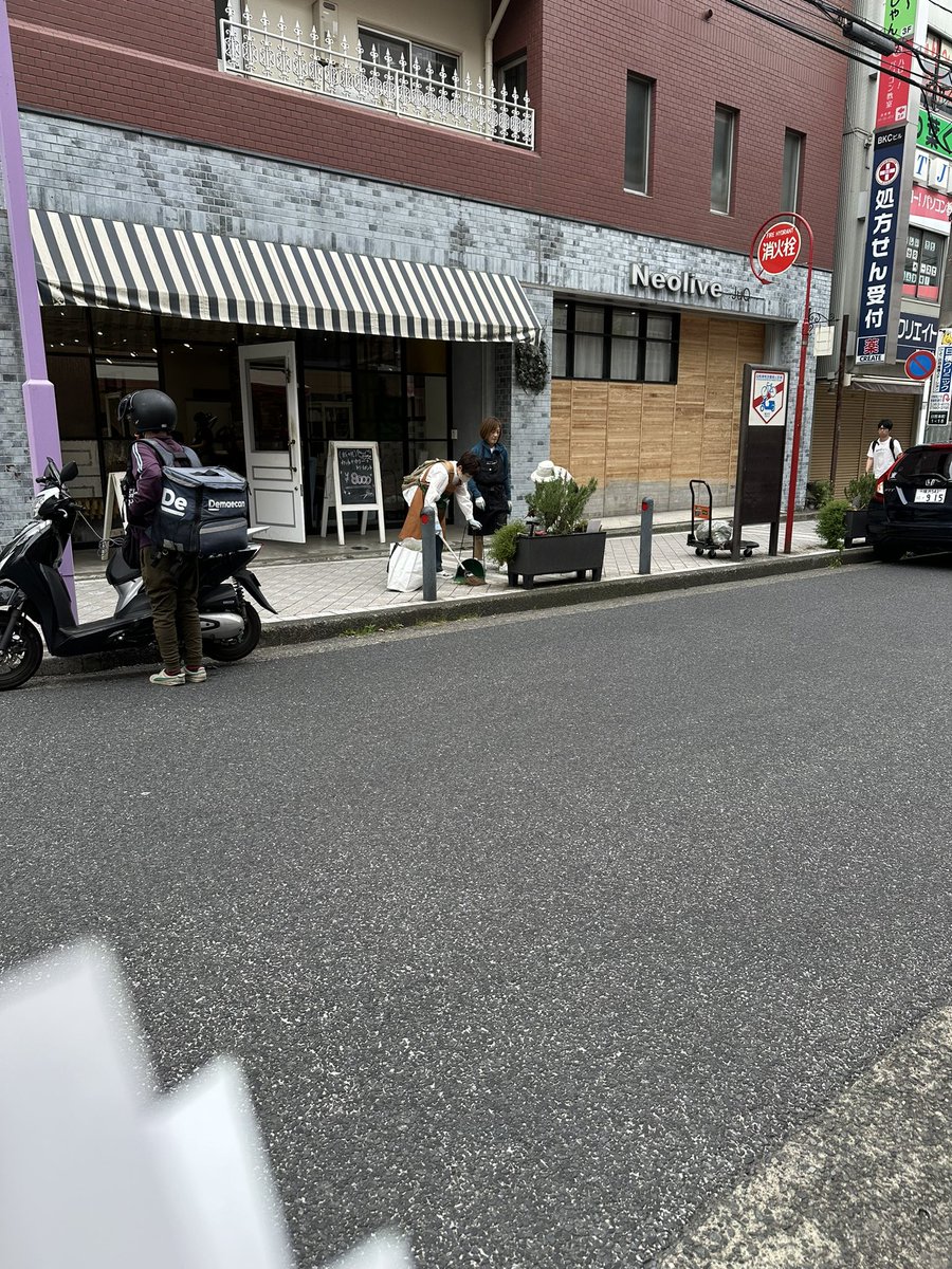 GreenHiyoshi's tweet photo. プランターのメンテナンスを行なっています。
２２日は苗の植え替えが9時からあります。
ボランティア参加したいかたは、DMにてお願いします。 https://t.co/amhhKFmR2B