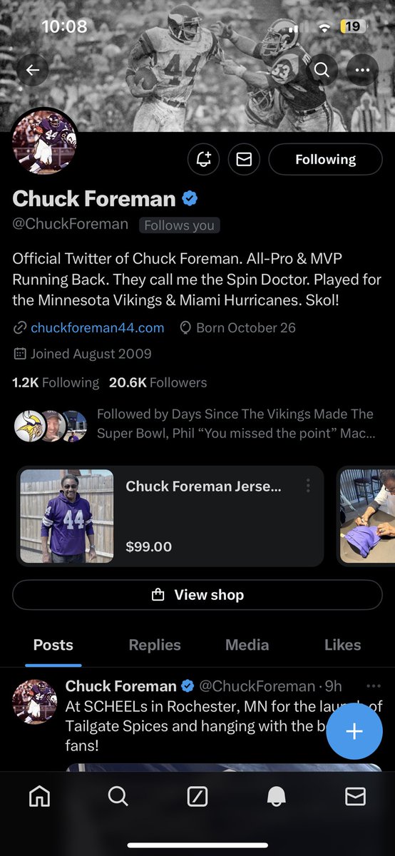 Thank you to @ChuckForeman for the follow, meet the Man today at scheels and he is one of the funniest and nice people I have ever met. #ItsAllAboutTheU #skol #GOAT