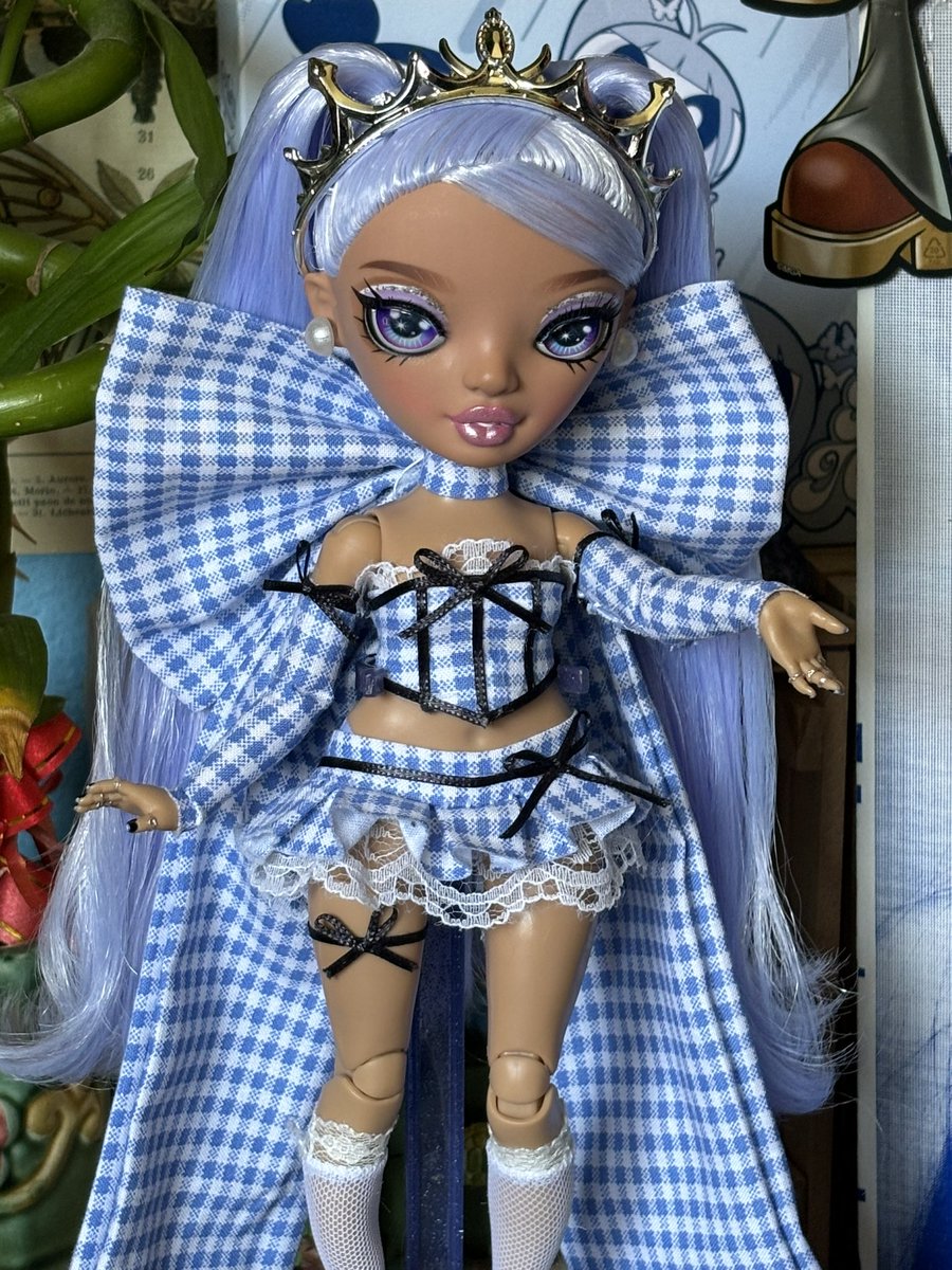 fabbdolls's tweet photo. Pluto Fabb coming out of retirement for #TDI2Finale ✨ https://t.co/Z7wVI8e7th