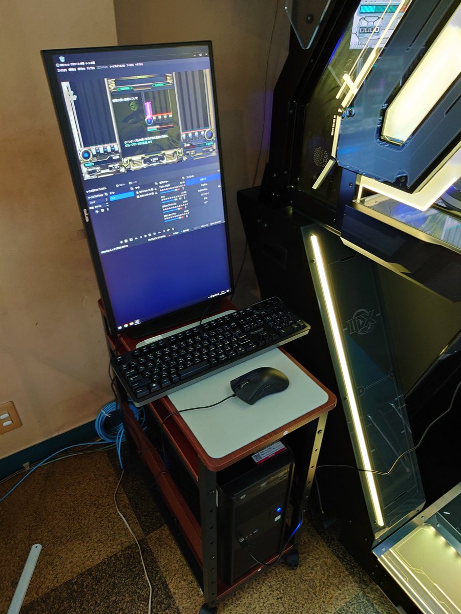 beatmaniaIIdxの配信サービスを開始します、機材維持費のため1時間につき100円ご負担していただきます、ご了承下さい。
ご希望の方はスタッフまでお申し付けください。